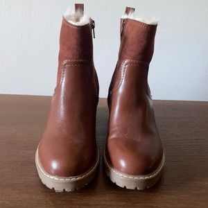 Brown fo-leather fur lined boots